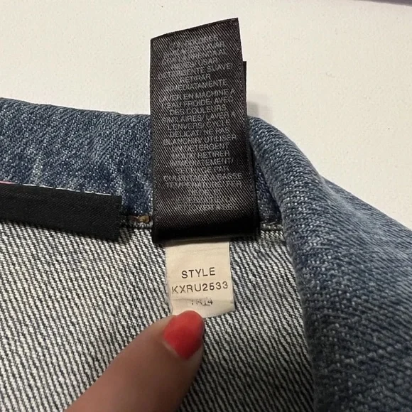 Vintage DKNY Womens Denim Jean Jacket Donna Karan New York Fashion ButtonUp Sz S - Picture 7 of 11